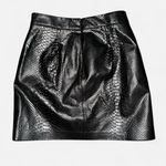Wilfred Aritzia  black  patio mini skirt size 4 Photo 4