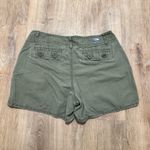 The North Face  | Women's Green Outdoor Hike Trail Utility Cargo Shorts, Size 8 Photo 1