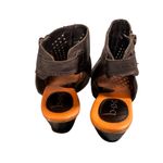 BOC Thebe Women’s Black Leather Slingback Block Heel Perforated Sandals 7 in GUC Photo 4