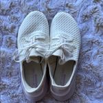 New Balance  Cream Athletic Sneakers size 8.5 Photo 3