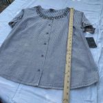 Erika NWT  size L 100% embroidered button front top Photo 2