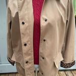 Dennis Basso MICROFIBER Mid-LENGTH JACKET WITH LEOPARD PRINT LINING
SIZE Medium Photo 7