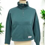 Under Armour Cropped Green Pullover 1/4 Zip Sweatshirt Pullover Photo 0