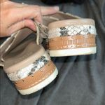 Vince Camuto Cream and Black Slide Sandals Photo 4