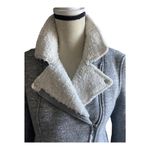 Old Navy super cute and cozy gray jacket, Sherpa Inside, two hand pockets Photo 2
