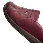 Softwalk Like New  San Marcos Tooled Leather Mules Size 7.5 Wide Width Photo 4