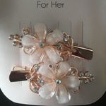 Blush  set of 2 hair clips Floral and crystals Photo 0