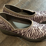 Bzees  Fusion Zebra Slip On Casual‎ Comfort Washable Women's Shoes Sz.11 W Photo 0