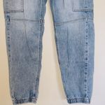 American Eagle AE Light Wash Denim High Rise Joggers Cargo Jeans Photo 2