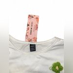 SheIn NWT white cropped flower tee with 3D flowers Photo 4