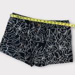 Gap Women’s  Black & White Floral Flat Front Chino Shorts Size 8 Photo 1