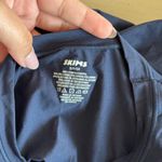 SKIMS  Fits Everybody Short Sleeve T-Shirt in Navy, size small Photo 3