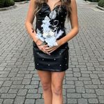 Hemline Dress Photo 0