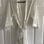 Nine & Co. Womens XL Pearl White Silky Robe with Tie Long Sleeve Bridal Photo 0