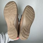 Clarks Clark’s | Tan Sneaker Shoe Woman’s Brown and Black Casual Shoes Photo 3