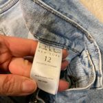 Nicole Miller  Nomad Super High Rise Relaxed Straight Size 12 Raw Hem Light Wash Photo 3