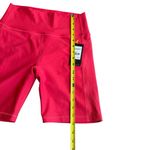 Peloton Women’s M Endurance Rib Highrise Biker Shorts Bright Pink Pockets NWT Photo 6