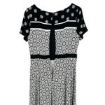 Loft  Size 6P Short Sleeve Round Neck Dress Black and White‎ Floral Print Rayon Photo 2