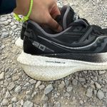 Saucony Women’s 7.5  Triumph 20 Running Shoes Black White Photo 1