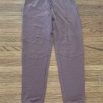 Alo Yoga  joggers Photo 0