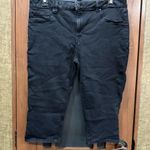 D. Jeans Women’s Size 16  Black Capris Photo 0