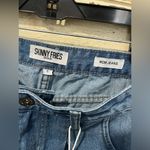 NWT Skinny Fries Denim Mom Jeans with Butterfly & Flowers Embroidery Size 5 Blue Photo 3