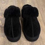 Dream Paris NWOT Dream pairs black fuzzy slippers Photo 0