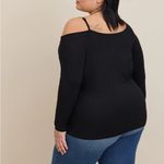 Torrid NWT  Asymmetrical Off-Shoulder Long Sleeve Top with Chain in Black Size 3 Photo 1