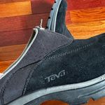 Teva  Black Suede Mules Clogs Zipper Size 9 Fall Y2K Comfort 6447 Fall Loungewear Photo 4