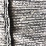 Head  active wear top  Photo 4