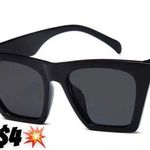 💥$4💥 Black Oversized Cat Eye Sunglasses Photo 1