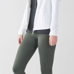 Lululemon zone in crop gator green XS $118 NWOT Photo 0