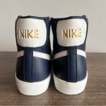 Nike  Blazer Mid '77 Women's Shoe Size 7 #B1855 Photo 3