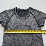 Lululemon  athletica Swiftly Tech Short Sleeve Ombré -Size 2 Photo 2