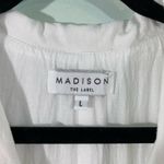 Madison The Label Women's White V Photo 6
