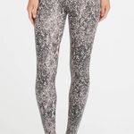 Spanx - Faux Leather Snake Shine Leggings Slimming Pull On Pants Photo 0