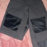 Alo Yoga ALO leggings-size small Photo 1