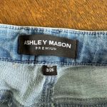 Ashley Mason  embroidered flare leg jeans 3/26‎ Photo 4