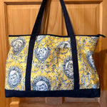 Canvas tote bag with a yellow and black Victorian cat pattern Photo 0