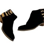 DV Dolce Vita Black Tiger Stripe Suede/Calf Hair Back Zip Ankle Booties Sz 8 Photo 2