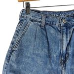 American Eagle Mom Shorts Sz 4 High Rise Rolled Hem Medium Wash Denim 90s Retro Photo 1