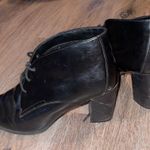 Clarks Clark’s Heeled Ankle Boots Size 9.5 Medium Photo 4