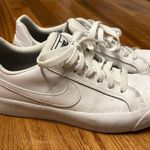 Nike WOMENS COURT ROYALE 2 LOW SNEAKER - WHITE Photo 0