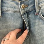 Level 99 Women's Sarah Twisted Seam Tomboy Light Wash Jeans Size 27 Blue Photo 3