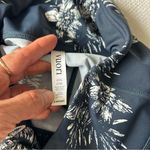 Vuori  Navy Floral Activewear Photo 2