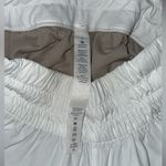 Lululemon hotty hot white shorts 2.5” size 4 Photo 2