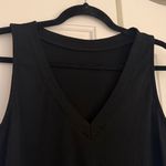 Black Sleeveless V Photo 1