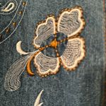 White Stag  Women’s Small (4/6) Floral Embroidered Jean Jacket Vintage 90s Denim Photo 4