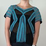 Sparkle & Fade Geometric design T-shirt Photo 1