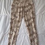 Aerie OFFLINE Real Me High Waisted Pocket Legging in Soft Oat Size Small Floral Pattern Photo 0